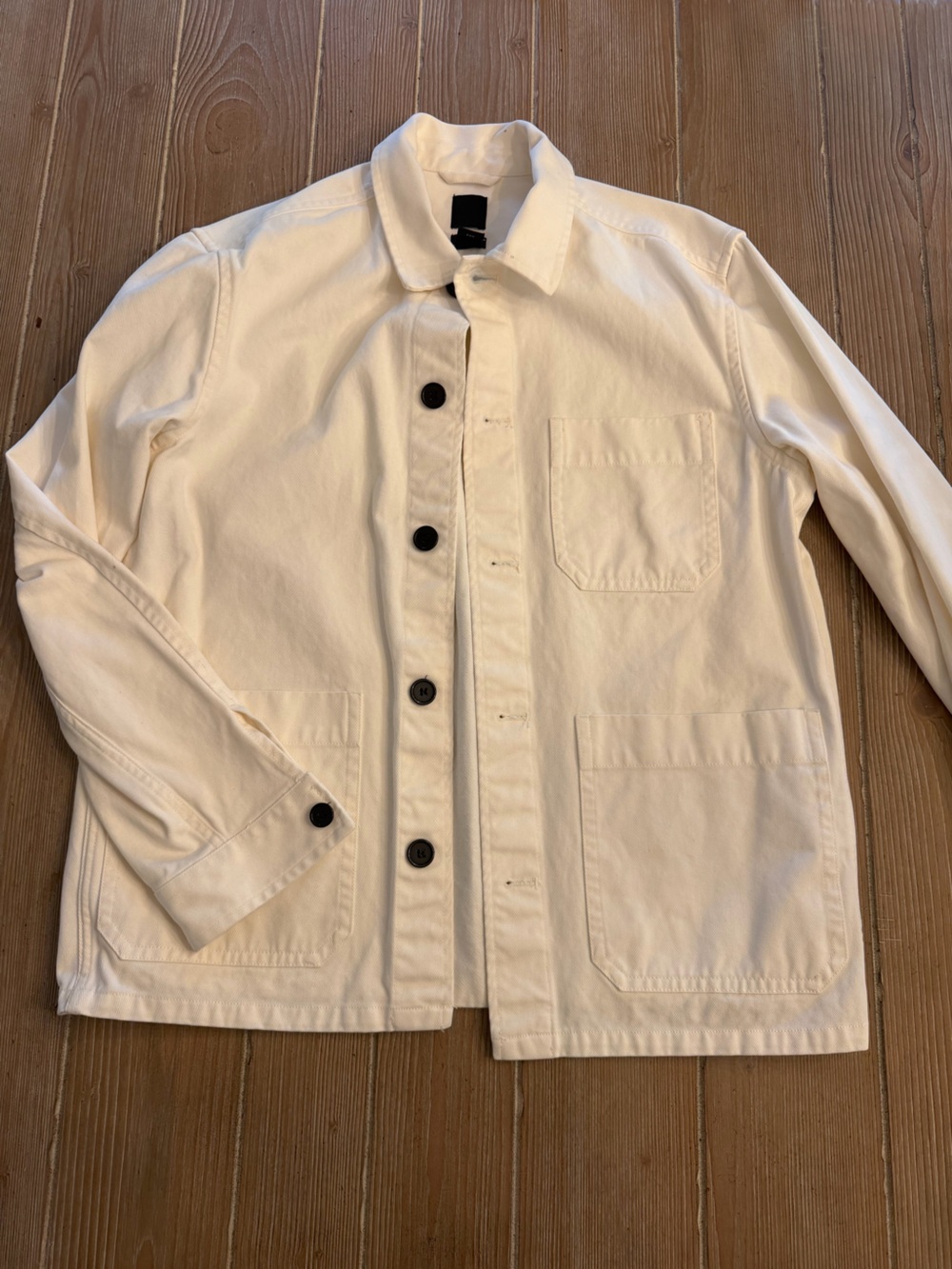 Like new Women’s Ivory Denim Button-Front Shirt Jacket- Medium